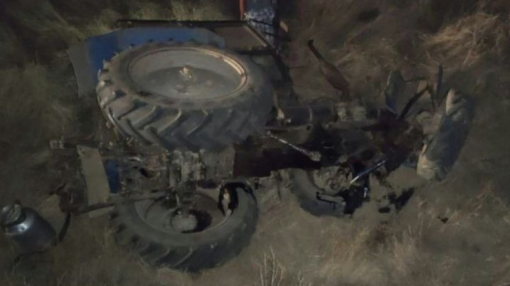 Accident teribil la Strășeni. O fetiță de doar trei ani a murit, după ce un tractor s-a răsturnat